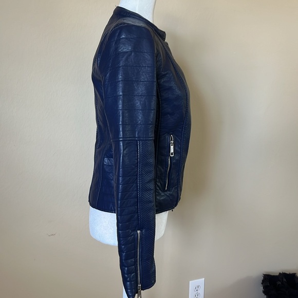 Guess Megan moto faux leather jacket.  Navy blue. Size XS.  Some wear. - Picture 4 of 8